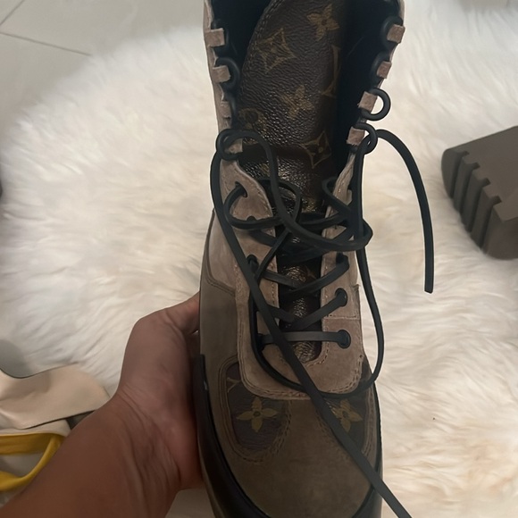 LV PLATFORM DESSERT BOOTS - Picture 4 of 7